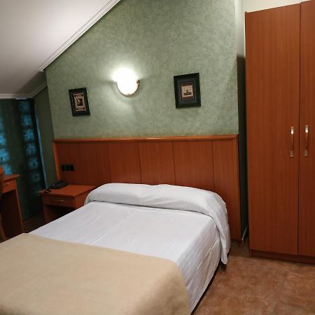 Hotel Real De Castilla Tordesillas Bagian luar foto