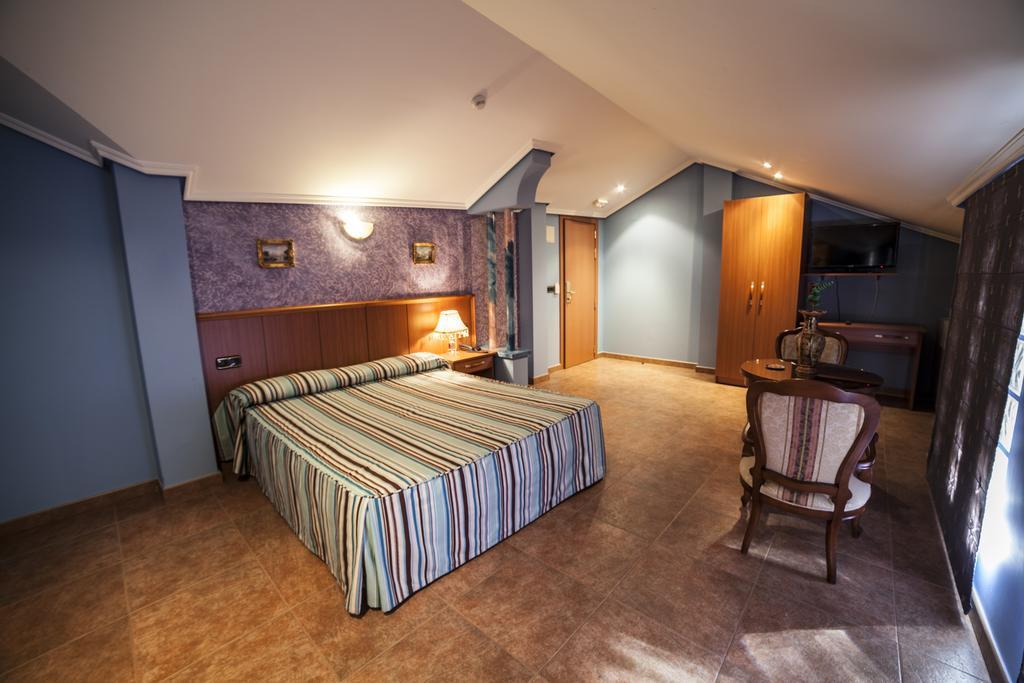 Hotel Real De Castilla Tordesillas Ruang foto