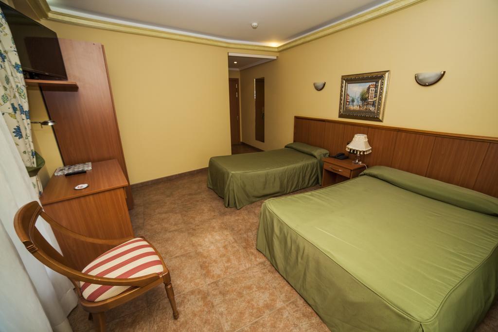 Hotel Real De Castilla Tordesillas Ruang foto