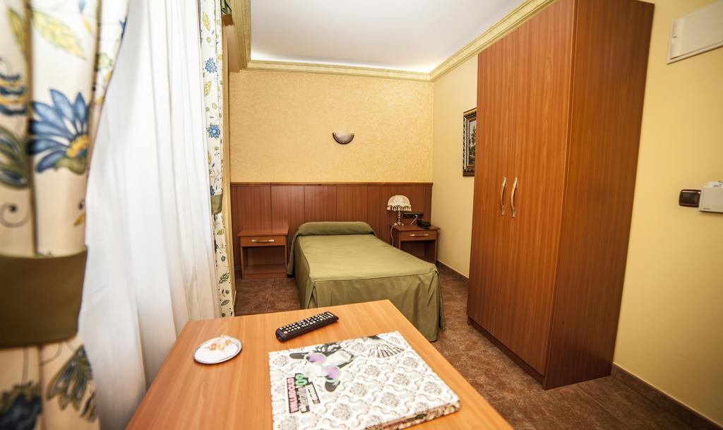Hotel Real De Castilla Tordesillas Ruang foto