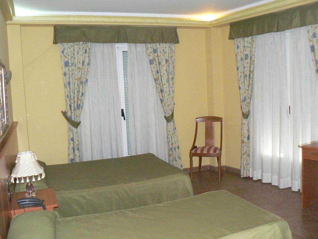 Hotel Real De Castilla Tordesillas Ruang foto