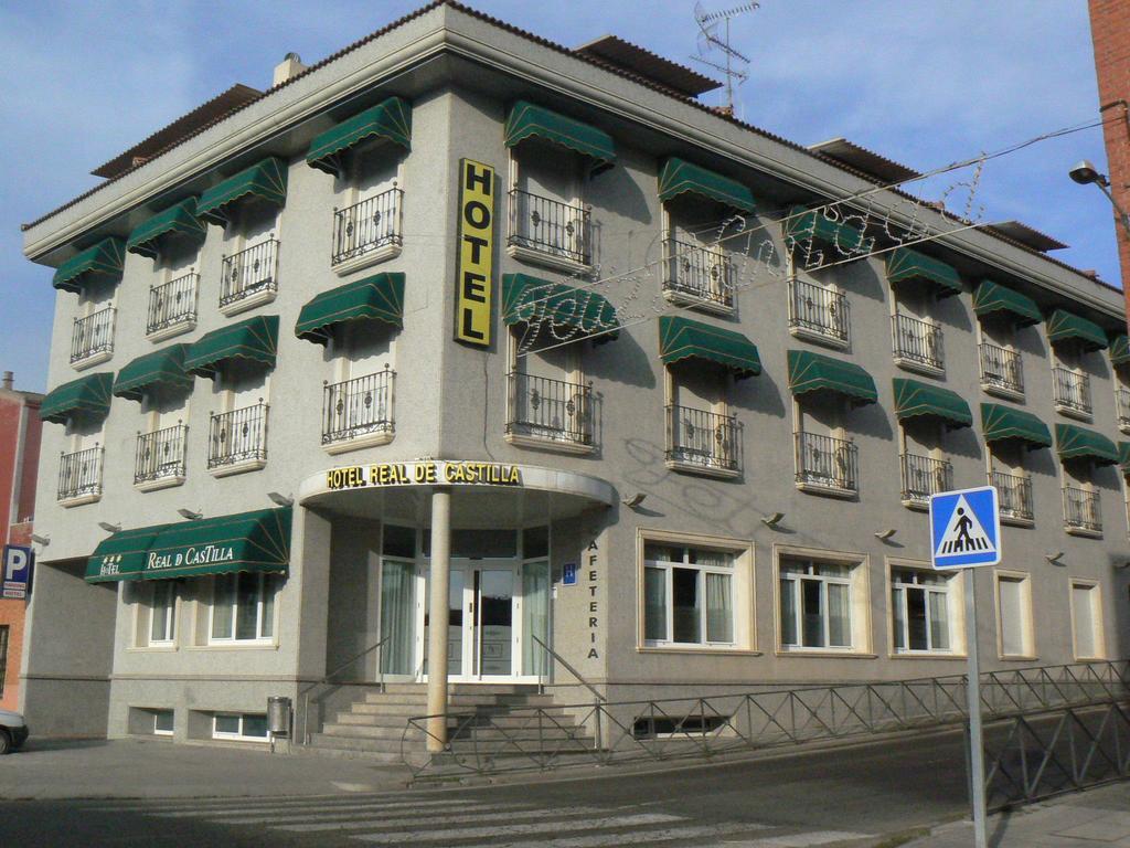 Hotel Real De Castilla Tordesillas Bagian luar foto