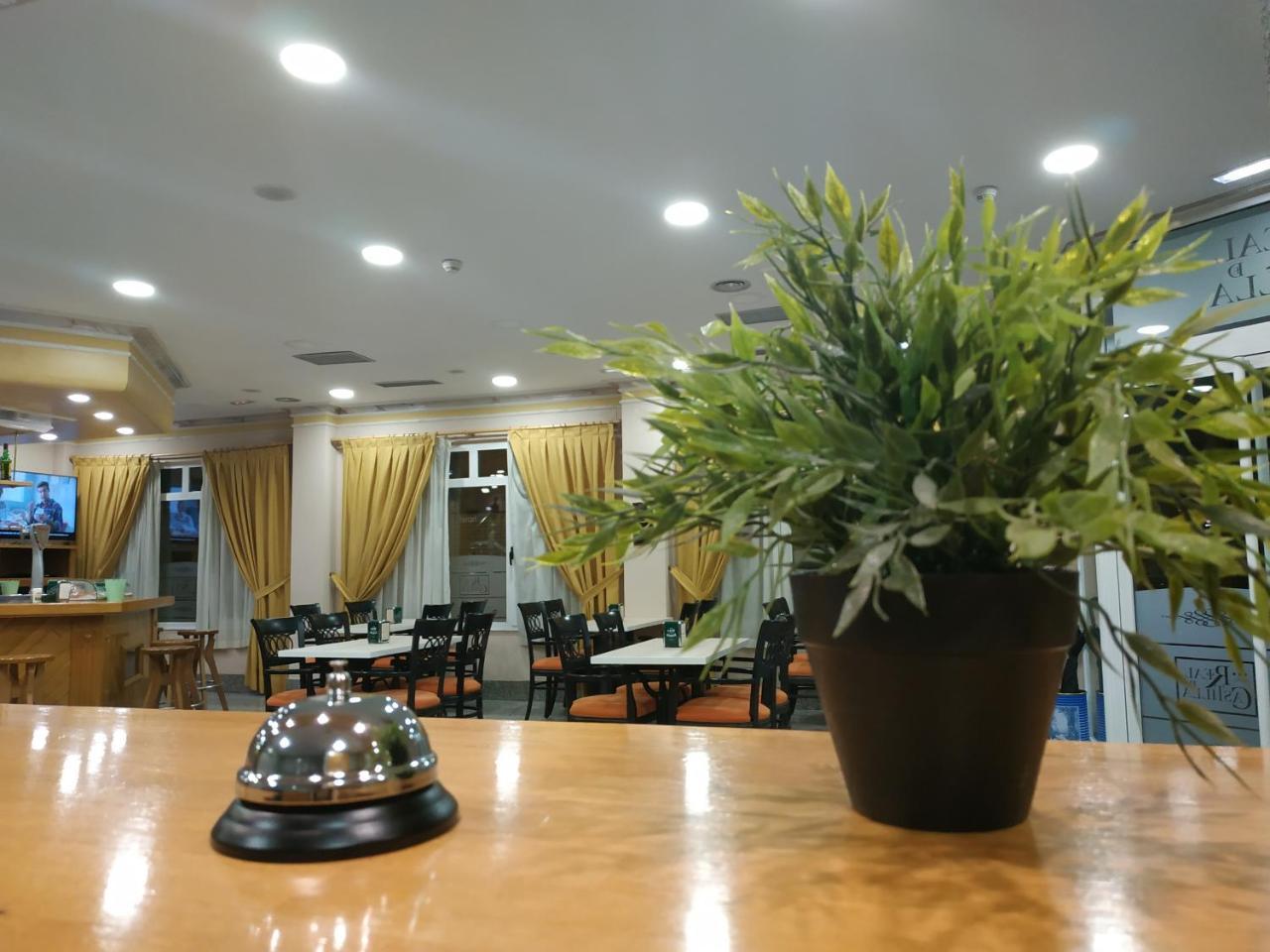 Hotel Real De Castilla Tordesillas Bagian luar foto