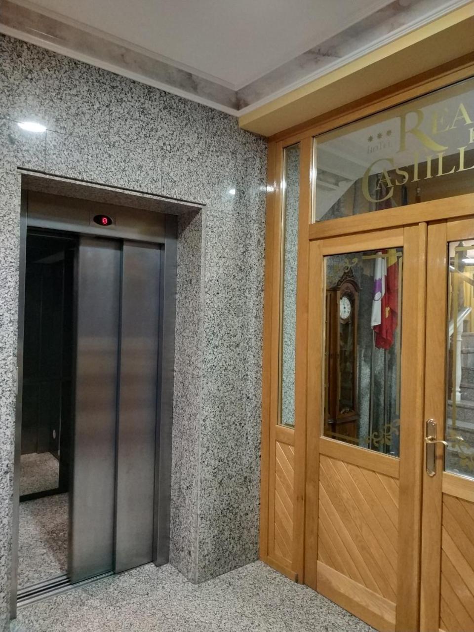 Hotel Real De Castilla Tordesillas Bagian luar foto